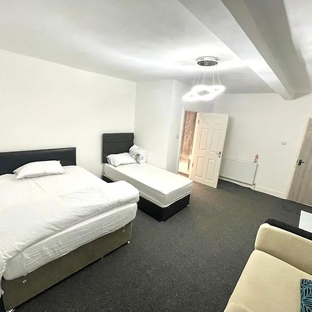 Pc Home Room B Хайд Екстериор снимка