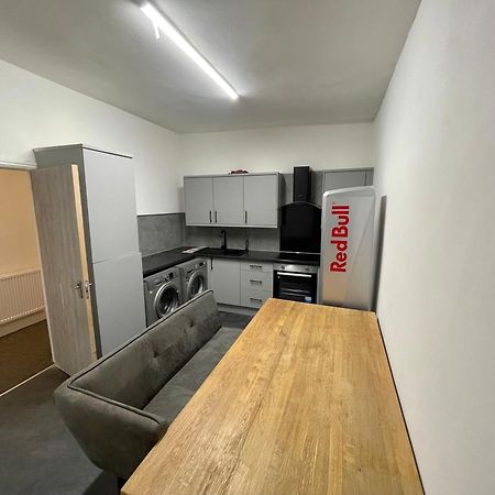 Pc Home Room B Хайд Екстериор снимка